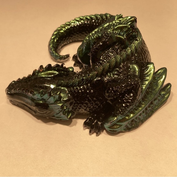 Resin dragon - Picture 3 of 3